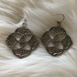 RARE Kendra Scott Silver Dawn Earrings